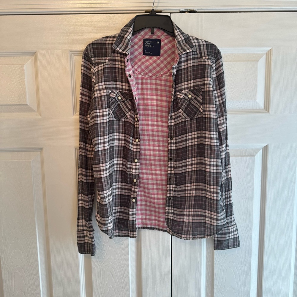American Eagle Outfitters Women’s Plaid Shirt - Gray and Pink